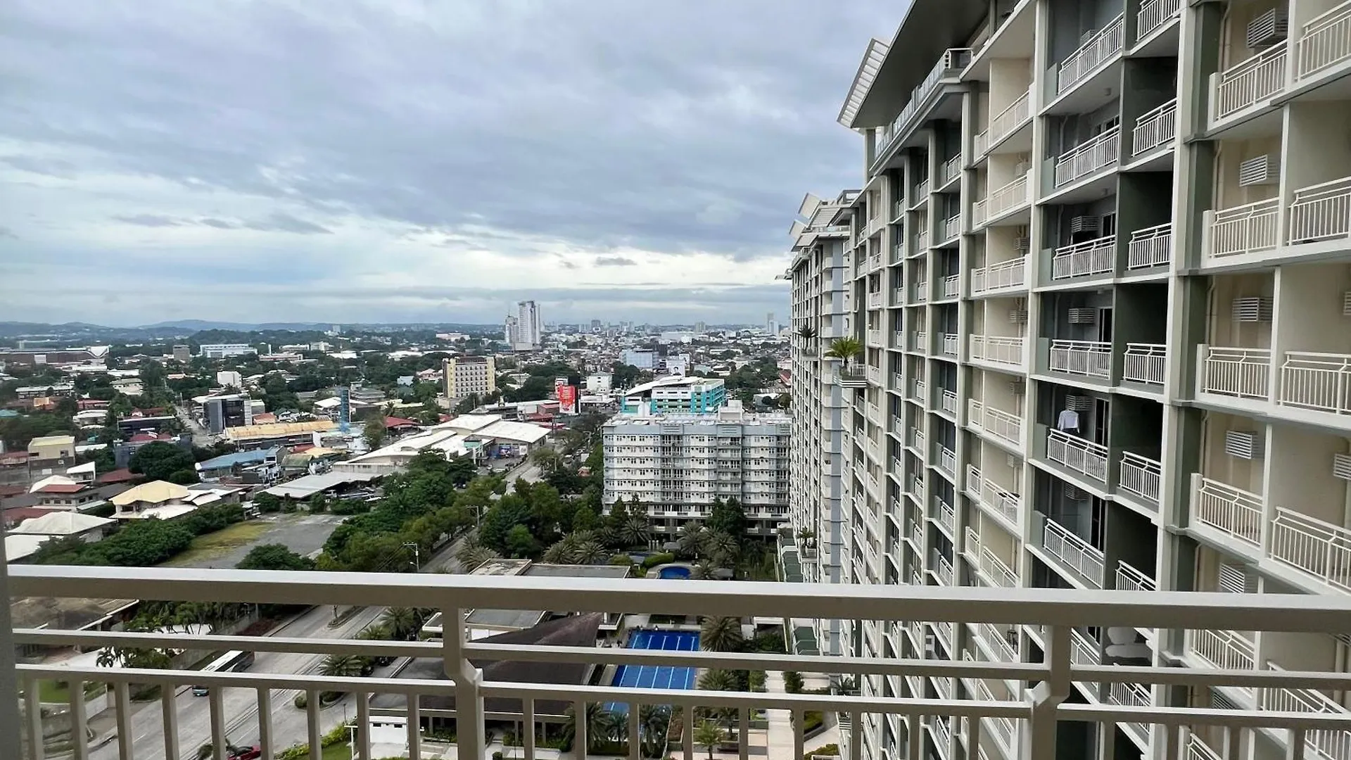 2Br Condo Corner Unit With 2 Picturesque Views From The Balcony Davao 0*,  Philippines